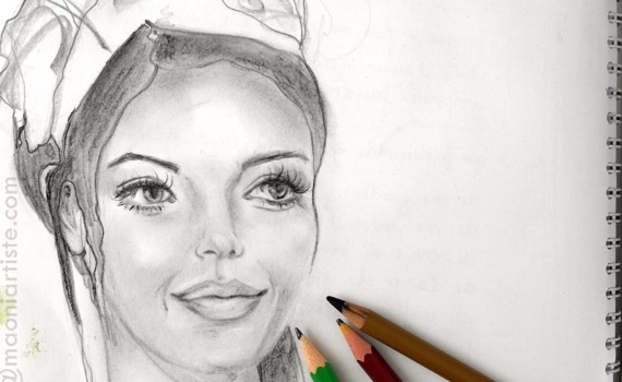 Portrait mine graphites et touches de fusain carnet d'artiste