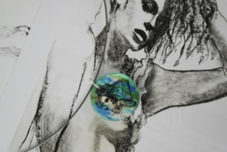 PENDENTIF PERLE PORCELAINE PEINTE POP-ART REBECCA RAS LE COU CERCLE