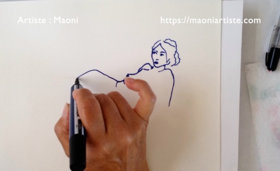 DESSIN D UN NU FEMININ FEUTRES ET MAIN NON DOMINANTE