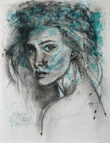 LI ANNE AUSSI MAONI 2020 02 PORTRAIT jeune femme au naturel entourée de feuillage et de personnages 