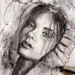 Portrait fusain style ancien d'une jeune femme mystique avec un capuchon sur la tête : Les mystères d'Agora - 2015 - Maoni - Fusain
