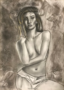 Dessin au fusain du corps révélé d'une JEUNE FEMME NUE AUDACIEUSE entourée de créatures oniriques - MAONI - 2017